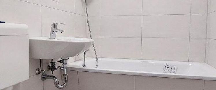 große 5 Zimmer mit Balkon frisch saniert - Photo 1