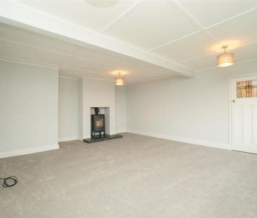 3 bedroom detached bungalow to rent - Photo 3