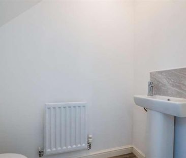 Alexandra Close, Grimsby, DN31 - Photo 5