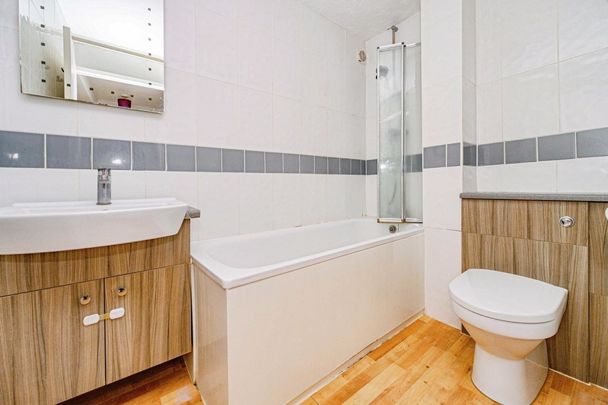 Datchet Close, HEMEL HEMPSTEAD - Photo 1