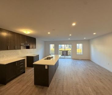 For Lease - 24 Oak Forest Common Crescent, Cambridge, Ontario - Photo 2