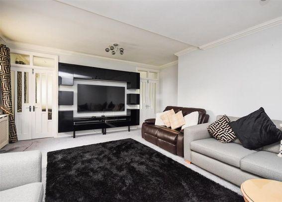 3 bedroom apartment to rent - Photo 1