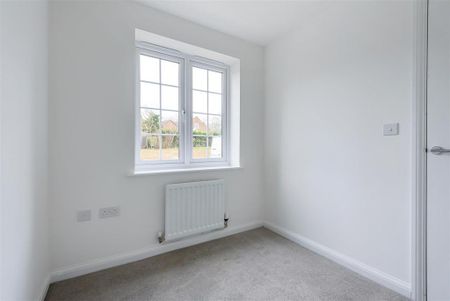 4 bedroom detached house to rent - Photo 4