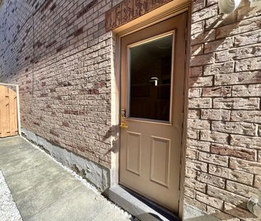 For Lease - 18 Macbride Crescent, Vaughan, Ontario - Photo 3