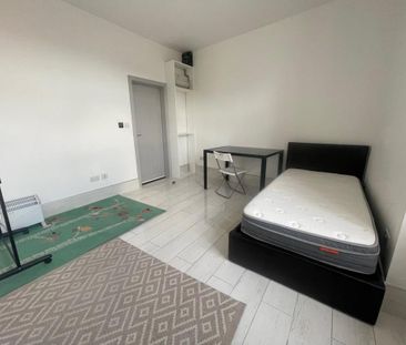 Studio to rent - Photo 6