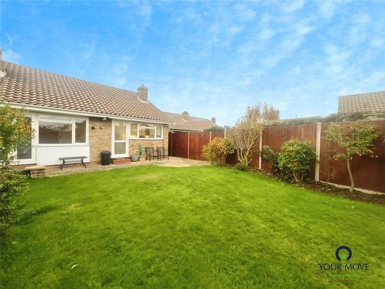 2 bedroom bungalow to rent - Photo 1