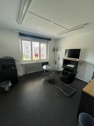 Grosszügige Wohnung an zentraler Lage - Photo 3