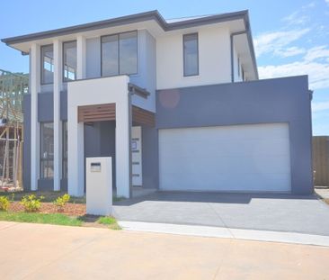 Spacious Family Home in Quiet North Kellyville - Photo 6