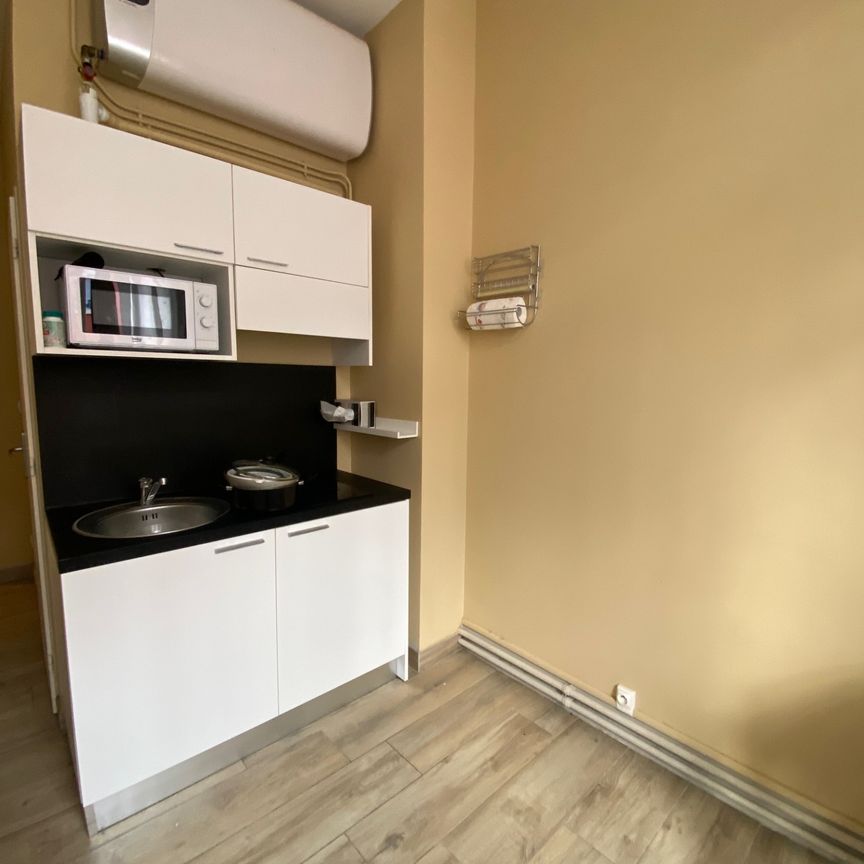 Location Appartement 1 pièce 19m² LYON 3ème - Photo 1