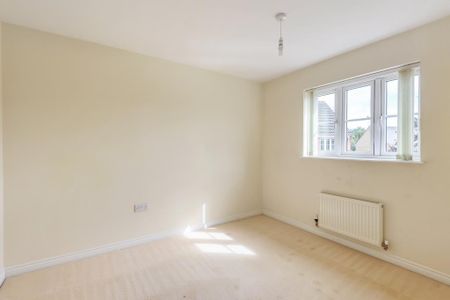 4 bedroom detached house to rent - Photo 2