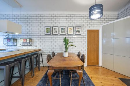 3 bedroom flat to rent - Photo 4