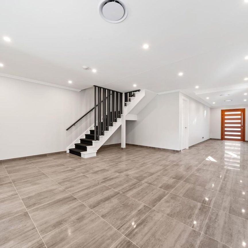 Stunning 4 Bedroom Duplex - Photo 1