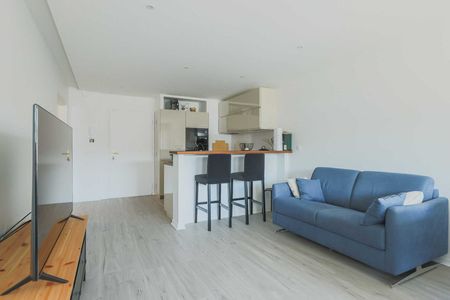 Rue Jean de la Fontaine - Photo 2