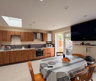 5 bedroom semi-detached house to rent - Photo 5
