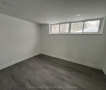 75 Regatta Crescent #Basement - Photo 4