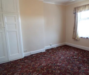 4 bedroom detached house to rent - Photo 3