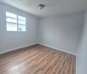 184 Simcoe Street #2 - Photo 5