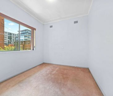 Fantastic Two-Bedroom Villa in Prime Gosford Location - Photo 2