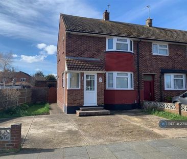 3 bedroom semi-detached house to rent - Photo 6