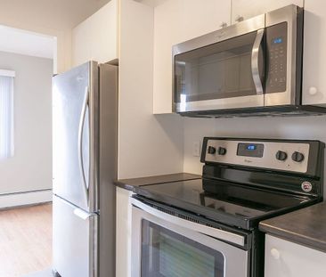 St. Lambert - Photo 1