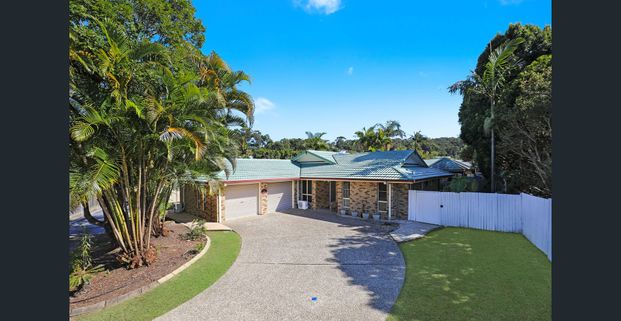 Peaceful, Practical & Perfect for Families – Spacious Buderim Home with Garden Retreat & Spa - Photo 1