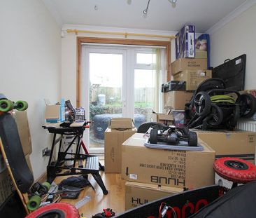 3 bedroom link detached house to rent - Photo 5