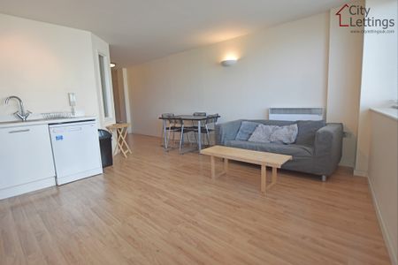 1 Bedroom Apartment - Photo 2