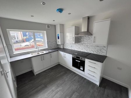 2 bedroom terraced house to rent - Photo 4