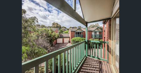 Cozy Townhome in Paradise - Photo 4