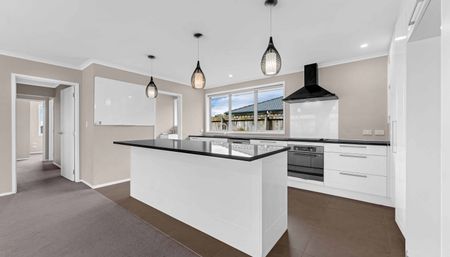 Modern, Comfortable Family Living! - Photo 5