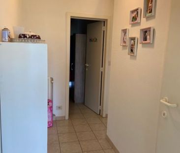 Instapklaar APPARTEMENT met 2 slaapkamers en garage in centrum Waregem - Foto 2