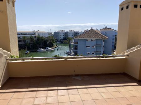 Ático de alquiler en Paseo del Mar, 46, Puerto de Sotogrande - La Marina - Photo 3