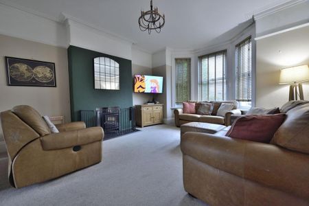 3 bedroom terraced house to rent - Photo 4