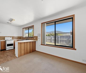 Conveniently Located 2 Bedroom Unit - Photo 5