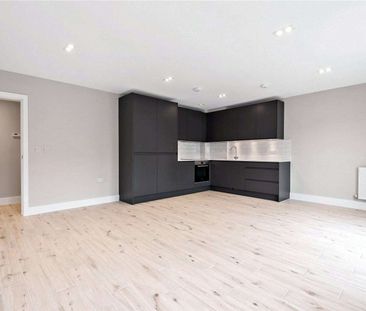 An exceptionally stylish apartment in and ideal Sevenoaks location. - Photo 6