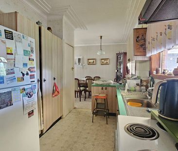 Retro Designed, Private, Quiet, North-facing Garden Home - Photo 6