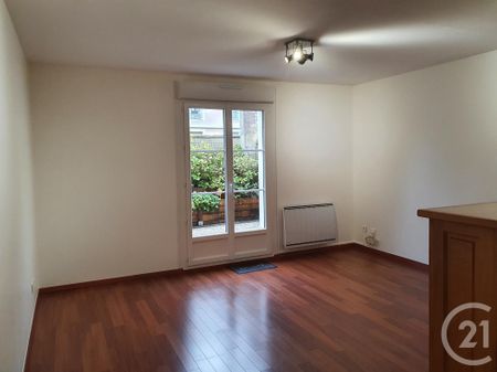 Location Appartement 1 pièce 28m² FONTAINEBLEAU 77300 - Photo 2