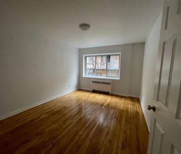 À louer 1275$ – 3 ½ au 2715 Place Darlington, Côte-des-Neiges - Photo 2