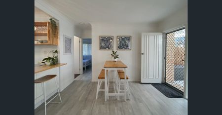 THREE BEDROOM COASTAL GEM - Photo 3