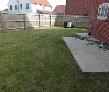 3 bedroom detached house to rent - Photo 3