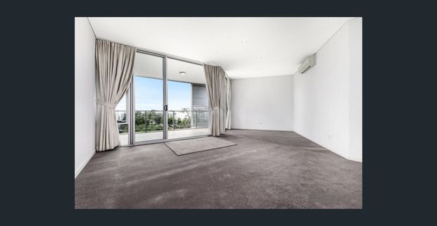 Modern Beachside Living – Little Bay - Photo 1