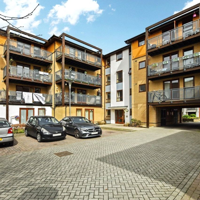 Harry Close, Croydon, CR0 - Photo 1