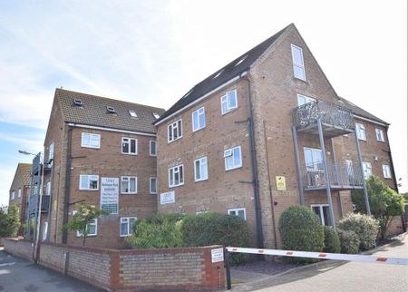 2 bedroom ground floor flat to rent - Photo 4