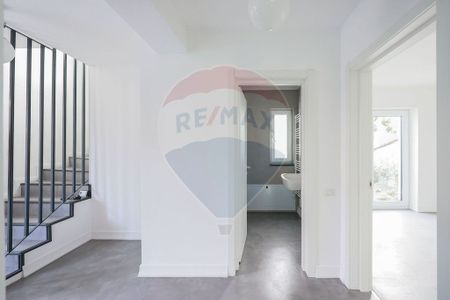 De închiriat casă full renovată în 2023, 5 camere, pericentral Oradea - Fotografie 4