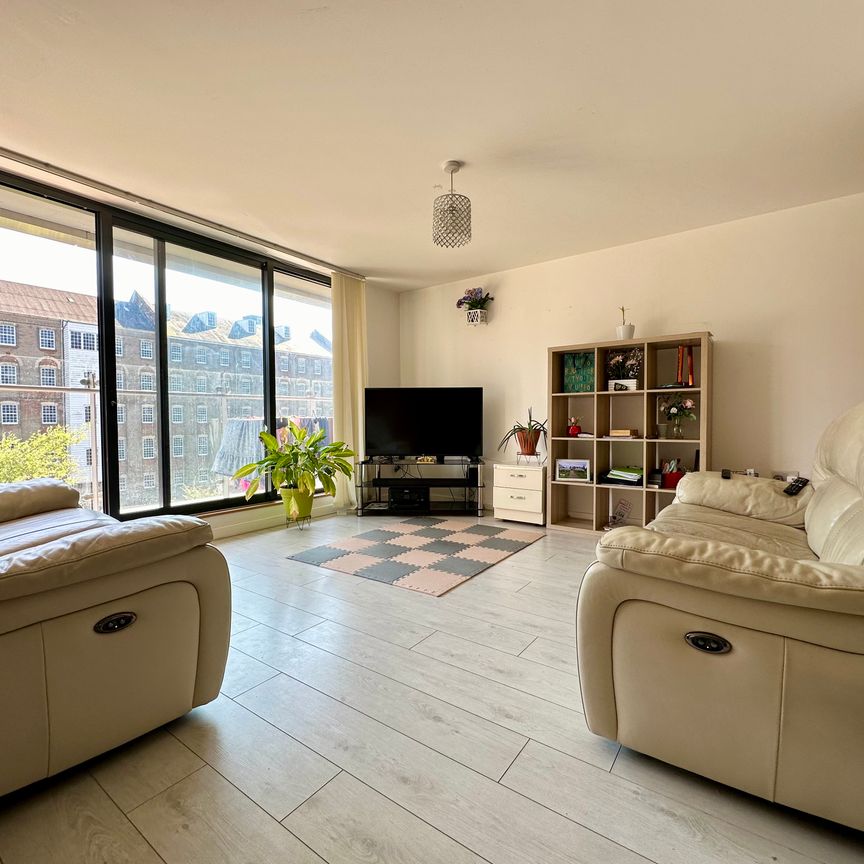 2 bedroom apartment to rent Robinson Bank, Geoffrey Watling Way, Norwich, NR1 - Photo 1