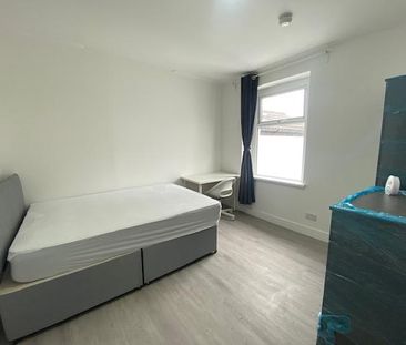 5 bedroom property to rent - Photo 4