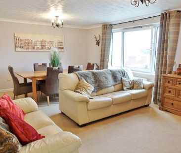 2 bedroom flat to rent - Photo 2