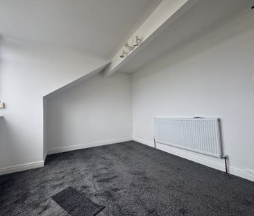 Mansion Terrace, Bradford - Photo 2