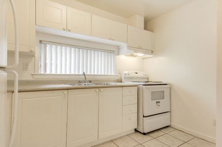 For Lease - 3092 Don Mills Road Unit# 16, Toronto, Ontario - Photo 5