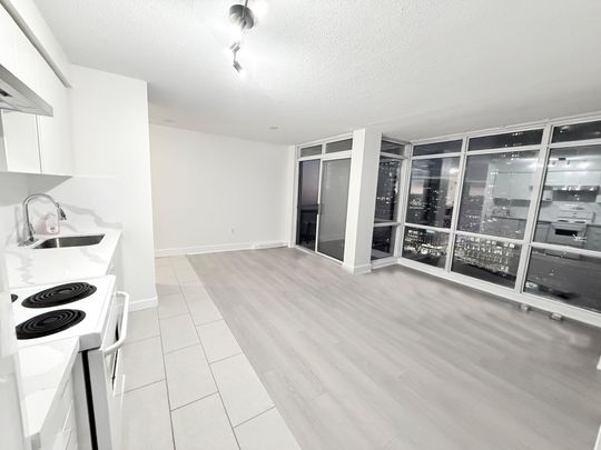 For Lease - 15 Fort York Boulevard Unit# 3006, Toronto, Ontario - Photo 1